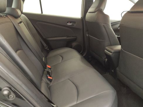 Used 2016 Toyota Prius Four image 19