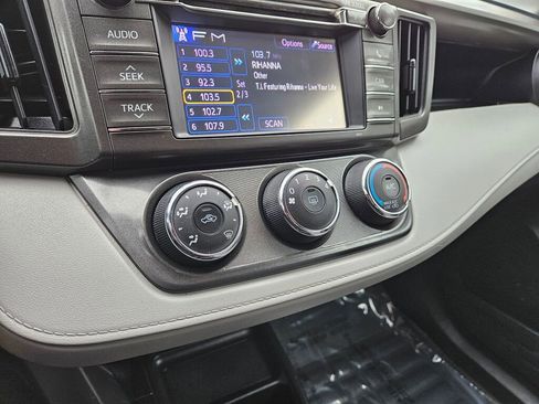 Used 2013 Toyota RAV4 LE image 5