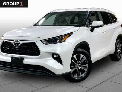 Used 2023 Toyota Highlander XLE
