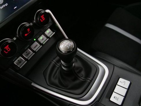 Used 2024 Toyota GR86 Premium RWD image 10
