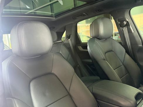 Certified 2024 Porsche Cayenne AWD/4WD image 12