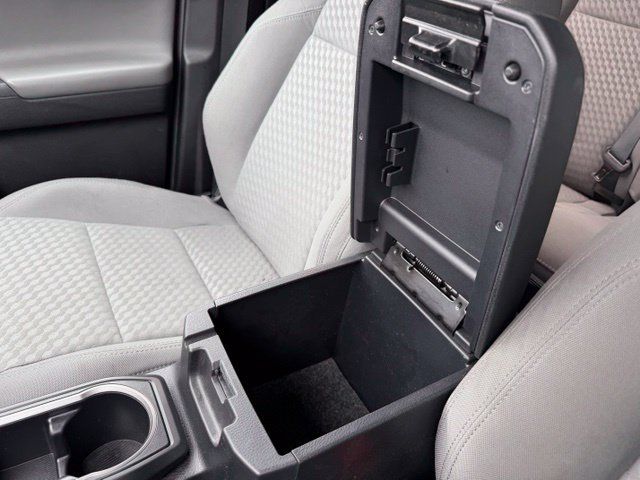 Used 2022 Toyota Tacoma SR AWD/4WD image 44