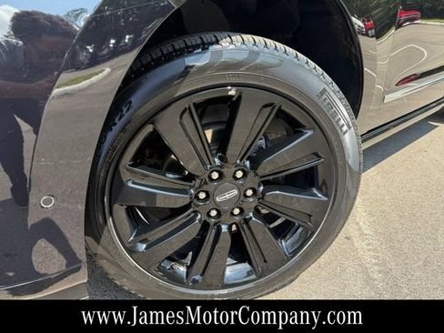 Used 2022 Lincoln Navigator Reserve AWD/4WD image 2