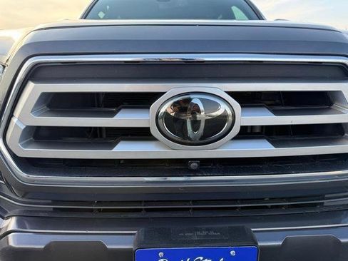 Used 2022 Toyota Tacoma Limited image 3