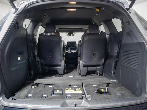 Certified 2022 Toyota Sienna XSE image 10