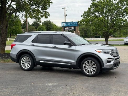 Used 2022 Ford Explorer Limited w/ Equipment Group 301A AWD/4WD image 17