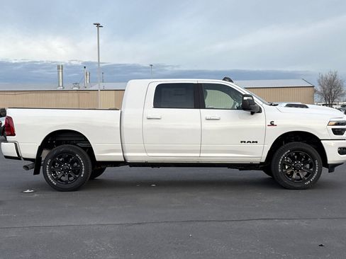 New 2026 RAM 2500 Laramie AWD/4WD image 2