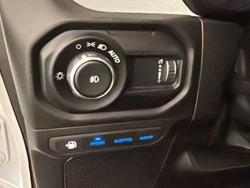 Used 2024 Jeep Wrangler Unlimited AWD/4WD image 19