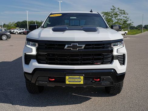 Used 2025 Chevrolet Silverado 1500 LT Trail Boss w/ Convenience Package II AWD/4WD image 2