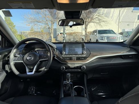 Used 2024 Nissan Altima 2.5 SV image 22