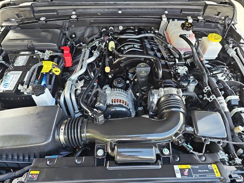 Used 2023 Jeep Gladiator Rubicon w/ Trailer Tow Package image 31