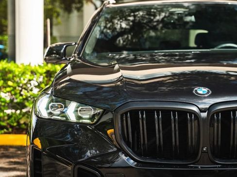 Used 2025 BMW X5 M60i w/ Climate Comfort Package AWD/4WD image 8