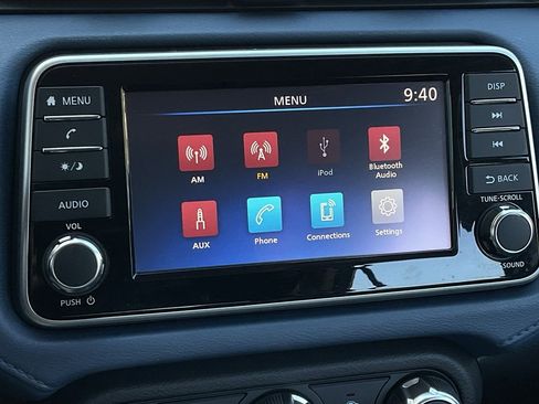 Used 2025 Nissan Versa SV image 30