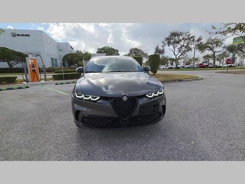 Used 2025 Alfa Romeo Tonale w/ Premium Package image 47