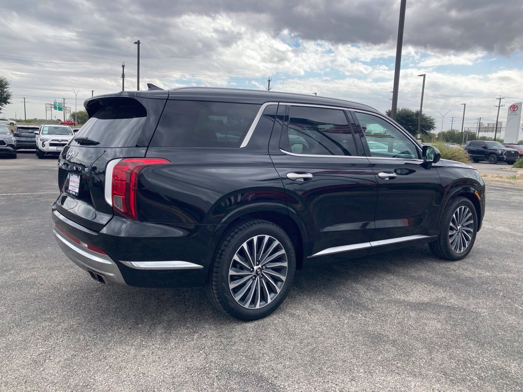 Used 2024 Hyundai Palisade Calligraphy FWD image 5