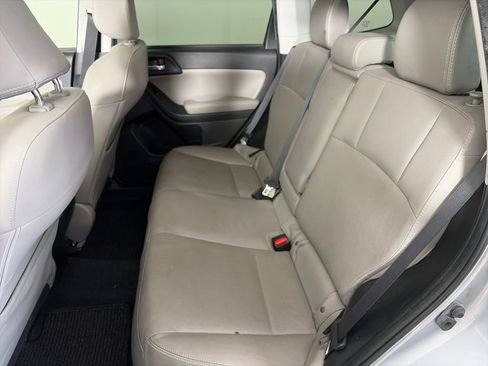 Used 2016 Subaru Forester 2.5i Limited AWD/4WD image 13