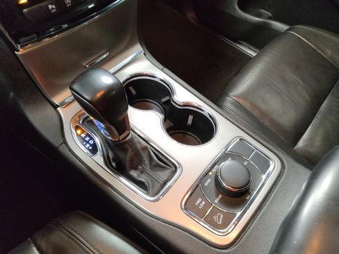 Used 2022 Jeep Grand Cherokee Limited image 26