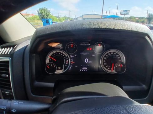 Used 2019 RAM 1500 Classic SLT w/ Luxury Group AWD/4WD image 28