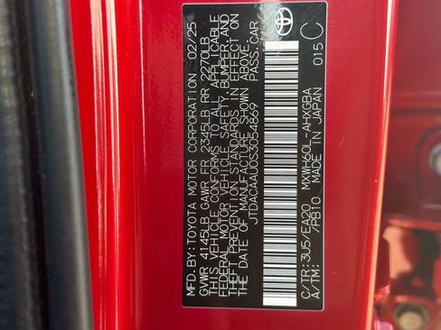 Used 2025 Toyota Prius XLE FWD image 32