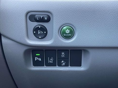 Used 2018 Honda Pilot Touring image 22