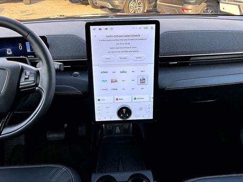 Used 2025 Ford Mustang Mach-E Premium image 6