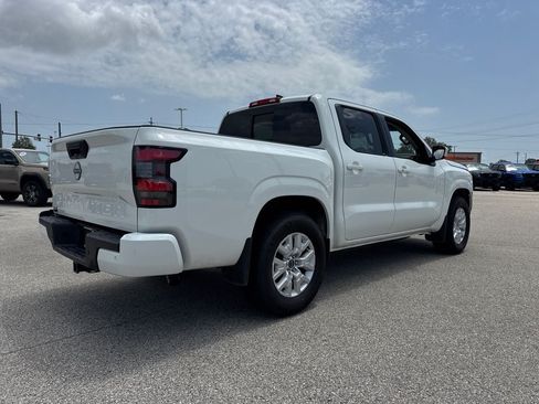 Used 2024 Nissan Frontier SV w/ SV Convenience Package RWD image 6