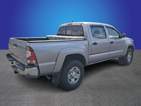 Used 2015 Toyota Tacoma 4x4 Double Cab w/ SR5 Package image 4