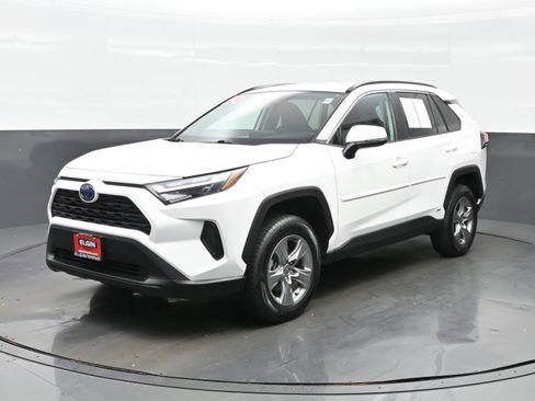 Used 2024 Toyota RAV4 LE AWD/4WD image 2
