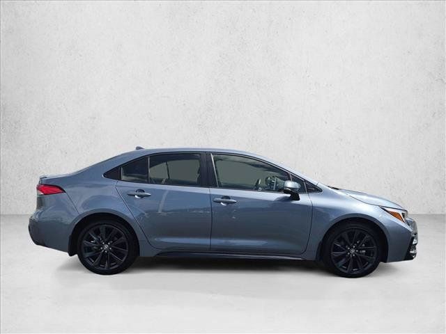 Used 2026 Toyota Corolla SE w/ SE Premium Package FWD image 4