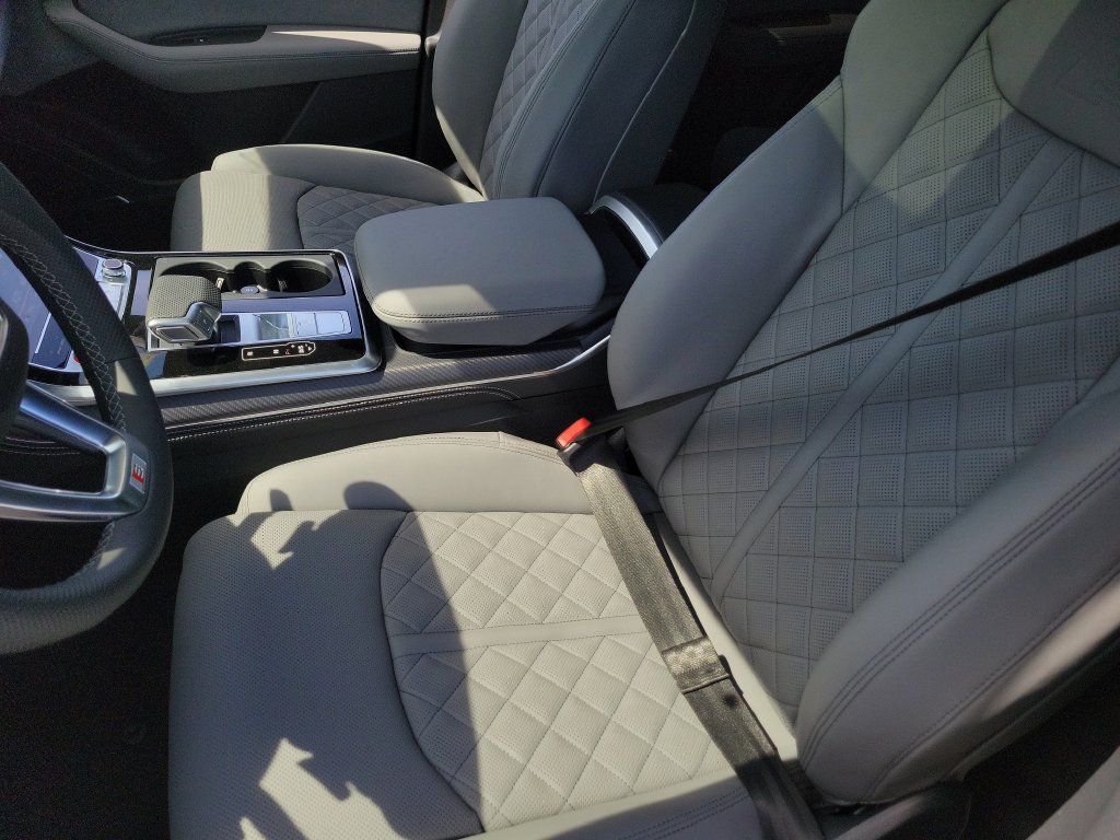 New 2026 Audi SQ8 Premium Plus AWD/4WD image 16