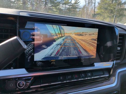 Used 2024 Chevrolet Silverado 2500 LT image 32