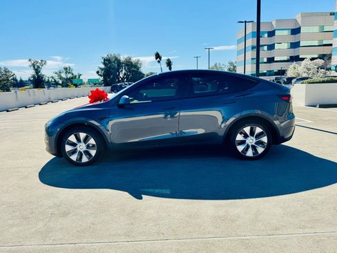 Used 2022 Tesla Model Y Long Range AWD/4WD image 13