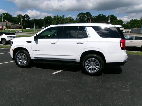 Certified 2025 GMC Yukon Denali AWD/4WD image 5