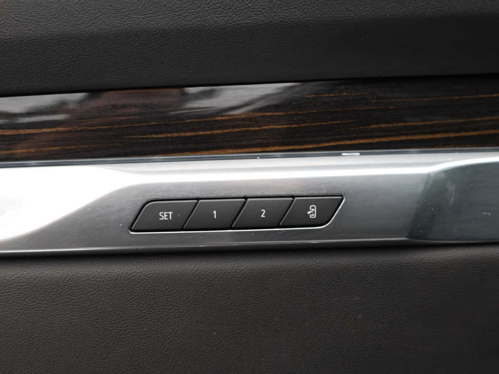 Used 2025 Cadillac Escalade ESV Premium Luxury w/ LPO, Floor Liner Package AWD/4WD image 16