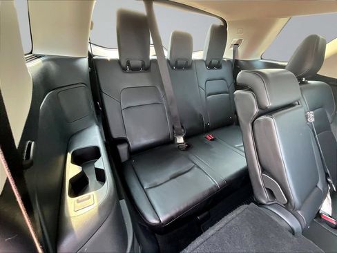 Used 2023 Nissan Pathfinder SL AWD/4WD image 28