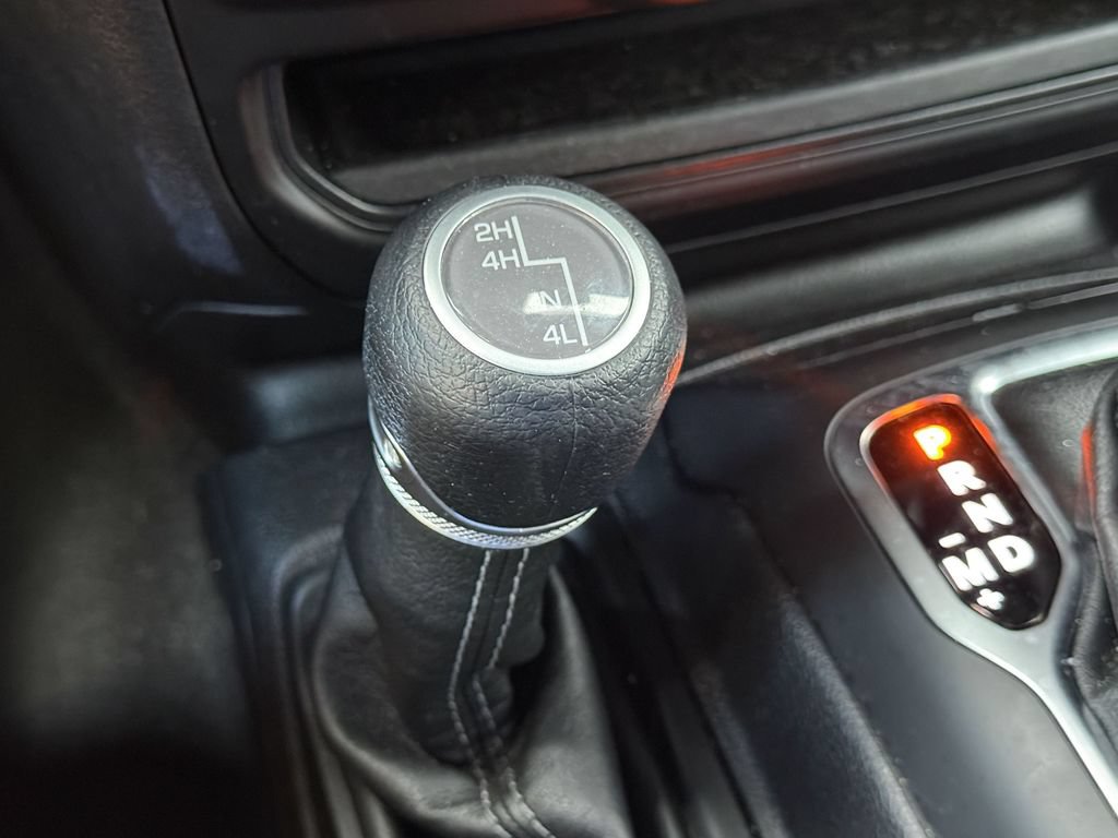 Used 2026 Jeep Wrangler Unlimited Sahara AWD/4WD image 23