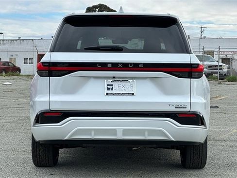 Used 2026 Lexus TX 500h AWD w/ Technology Package image 5