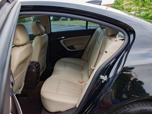 Used 2016 Buick Regal AWD image 15