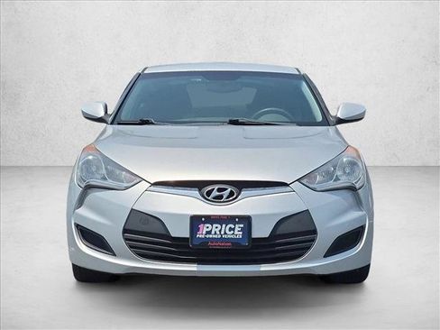 Used 2012 Hyundai Veloster FWD image 2