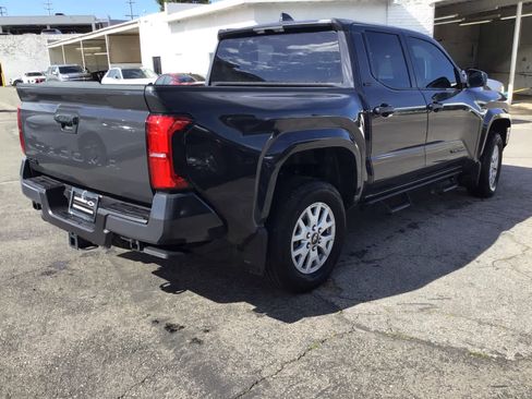 Used 2025 Toyota Tacoma SR5 image 4