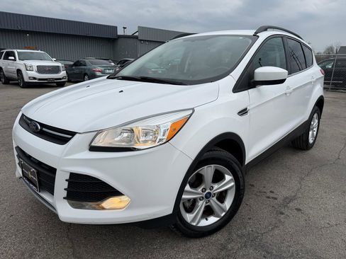 Used 2014 Ford Escape SE w/ Equipment Group 201A image 2