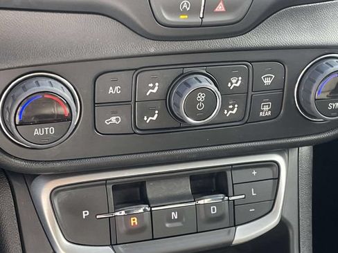Used 2023 GMC Terrain SLT w/ Tech Package AWD/4WD image 19