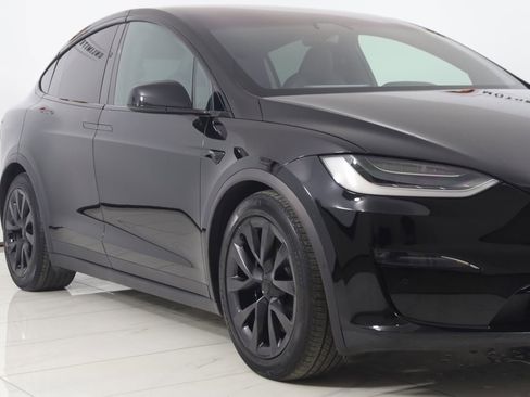 Used 2022 Tesla Model X image 48