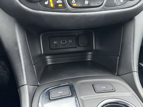 Certified 2023 Chevrolet Equinox LT w/ Driver Convenience Package image 15