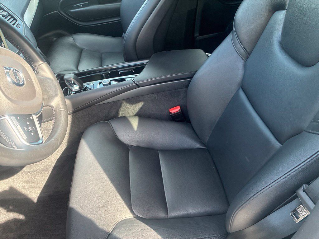 Certified 2024 Volvo XC90 B5 Core w/ Climate Package AWD/4WD image 11