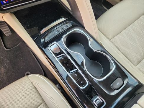 Used 2023 Buick Envision Avenir FWD image 19