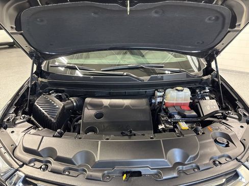 Used 2023 Chevrolet Traverse LT AWD/4WD image 48