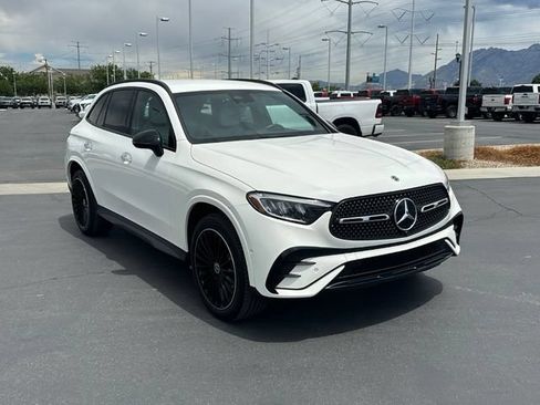 Used 2024 Mercedes-Benz GLC 300 4MATIC image 10