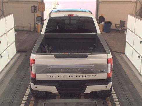 Used 2017 Ford F250 Platinum w/ Platinum Ultimate Package image 6