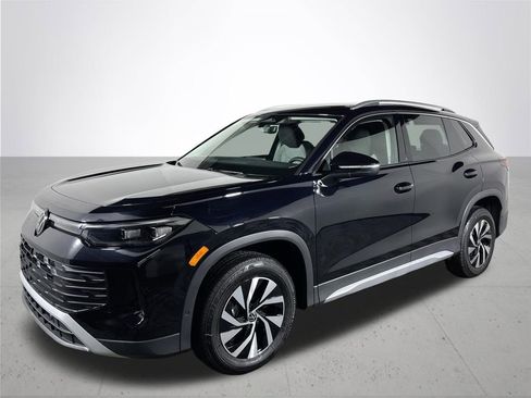 New 2026 Volkswagen Tiguan S image 2